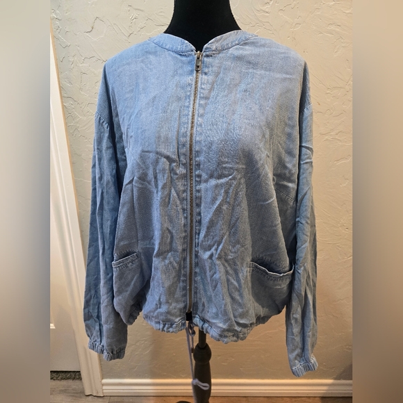 Who What Wear Chambray Denim Bomber Jacket - Picture 4 of 6